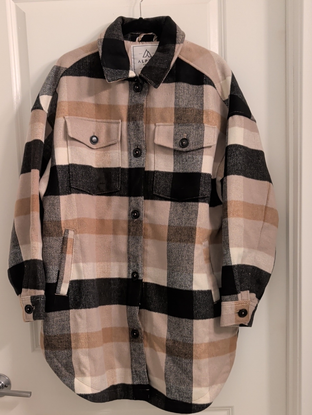 Alpine Design Plaid Shirt Jacket in Black, Tan & Cream
